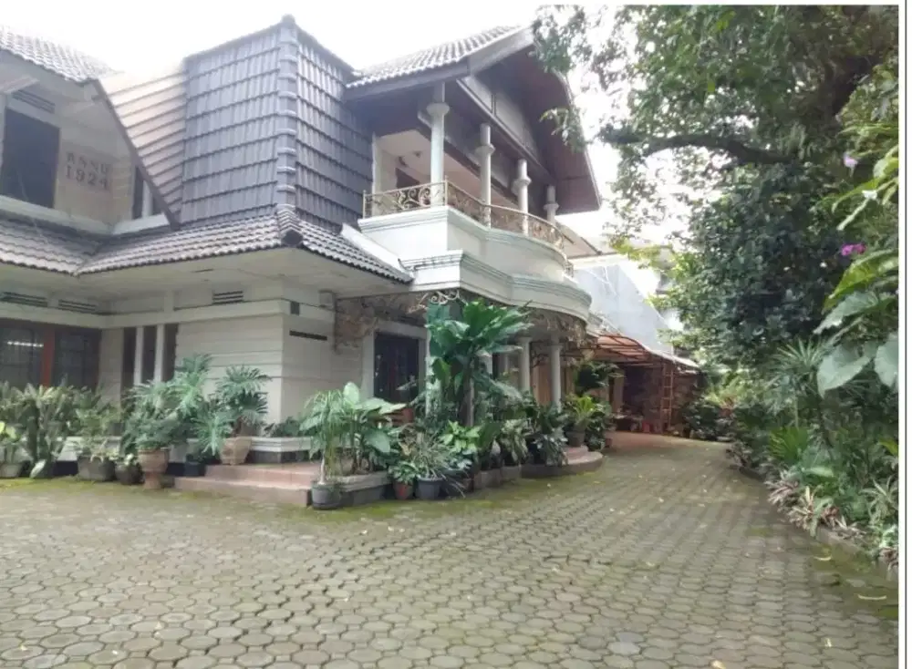 Dijual Rumah Tengah Kota Bandung,Sayap Jalan Riau