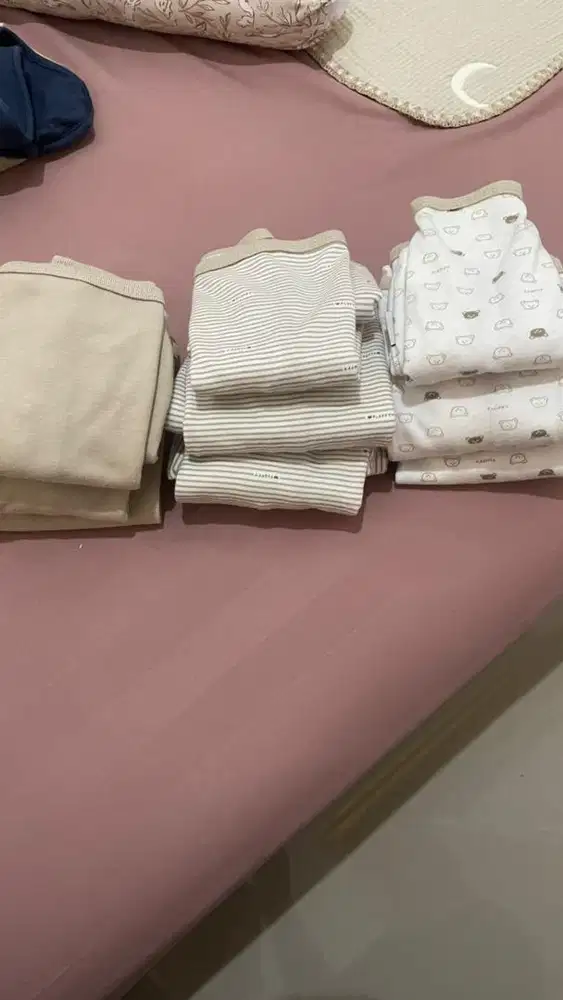 Set baju newborn + bedong instan lph