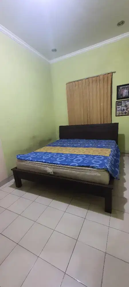 Tempat tidur kayu ukuran 1