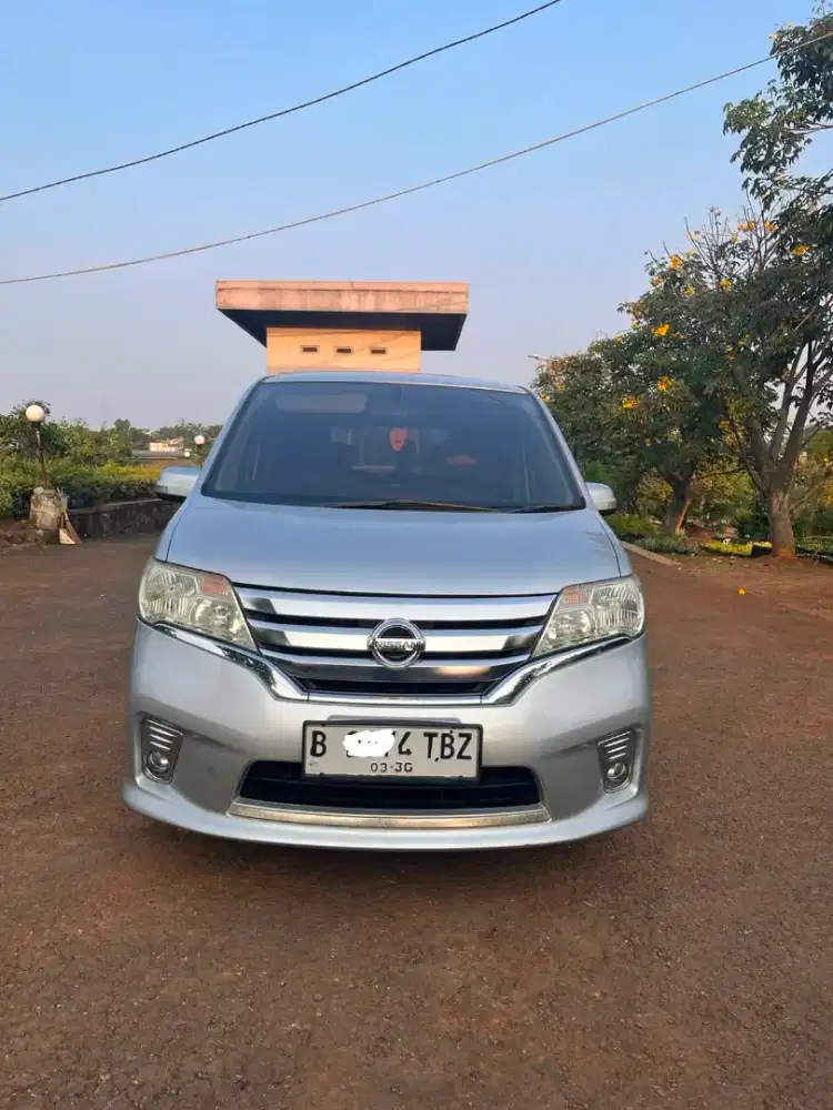 Nissan Serena HWS 2015 low Km