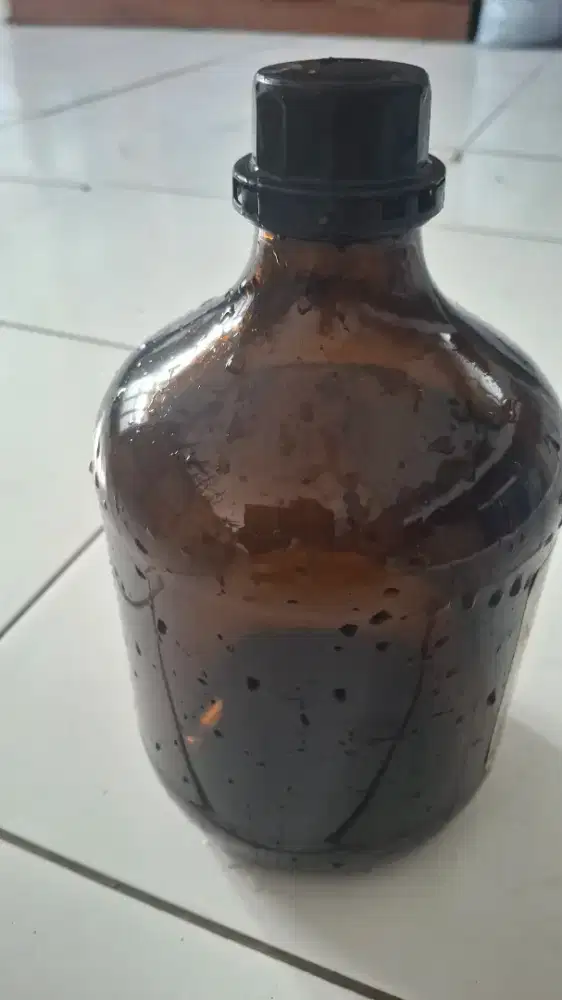 Botol kaca gelap