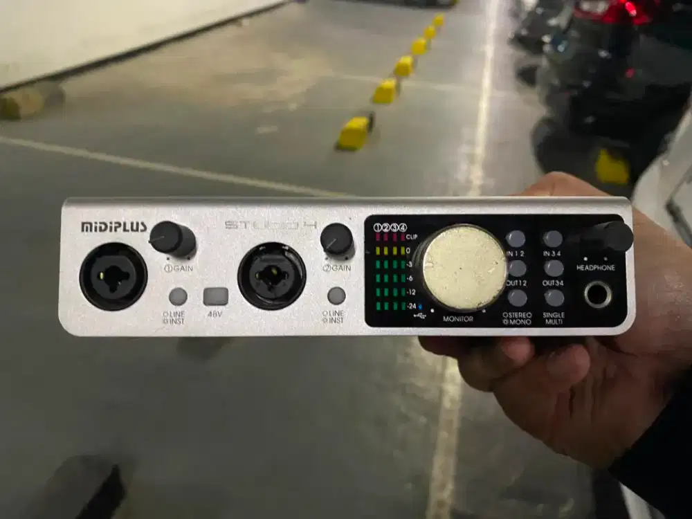 Soumdcard Recording Midiplus studio 4