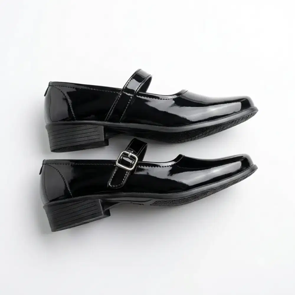 Sepatu pantofel wanita