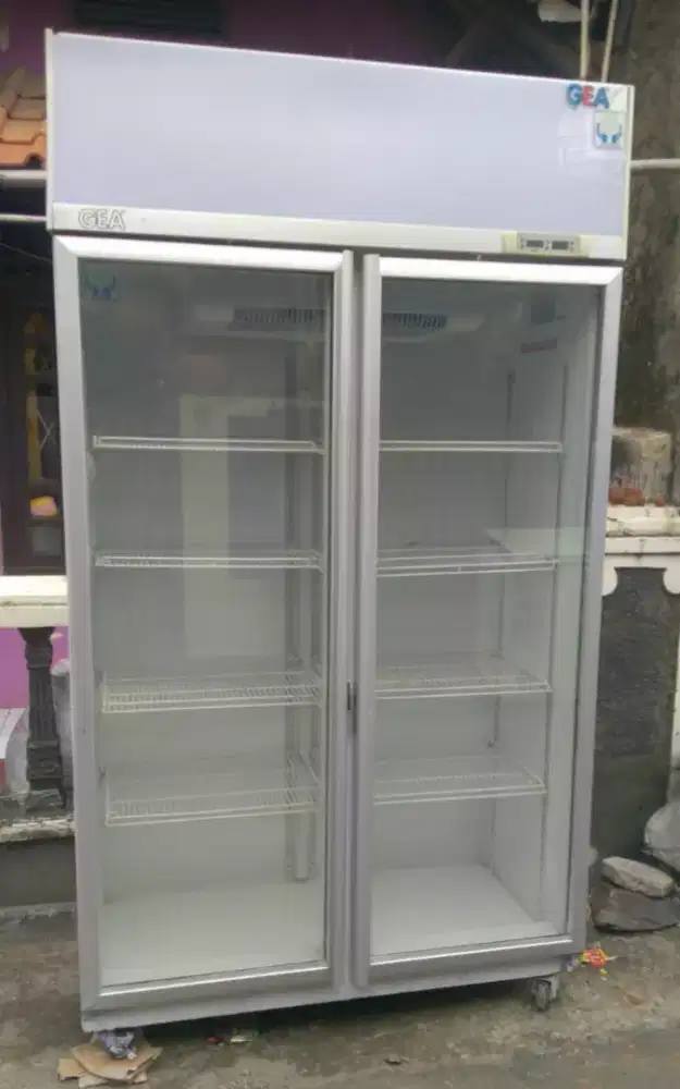 SHOWCASE GEA 2 PINTU