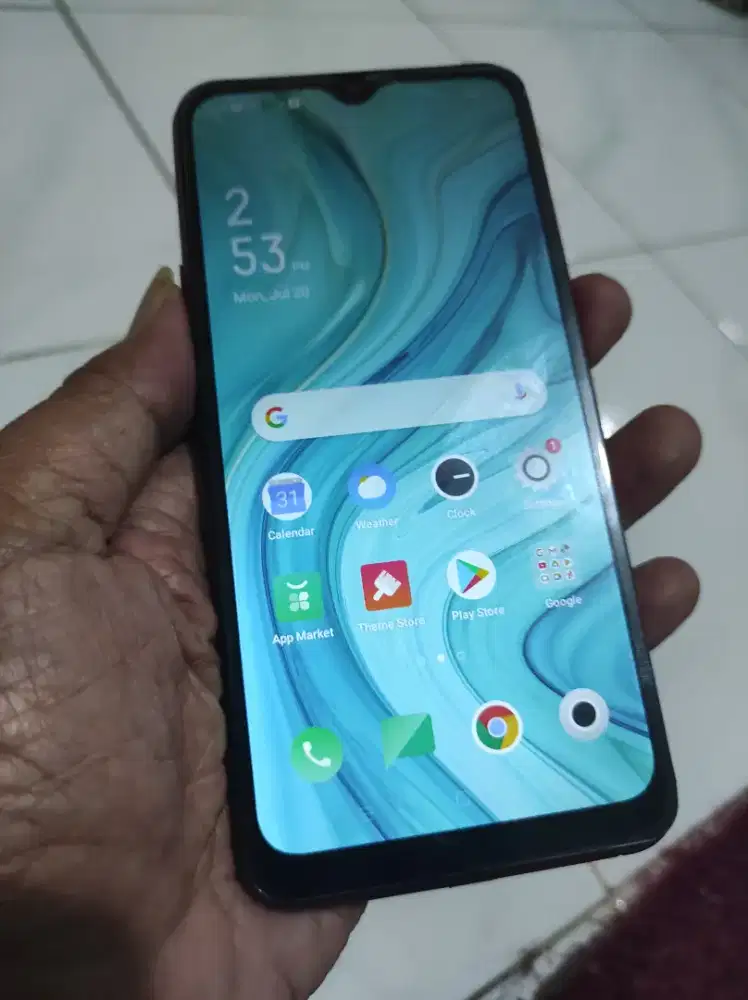 Oppo A1K.. 2/32.. retak dikiit dh ktutup tg.. aman