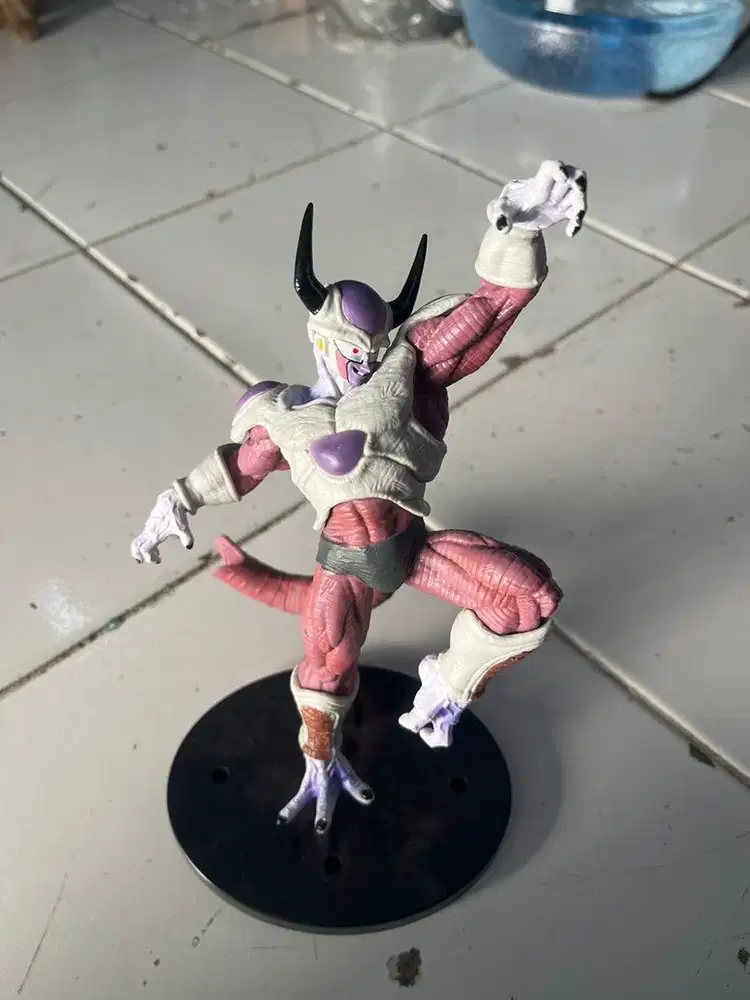 action figure ( Frieza )