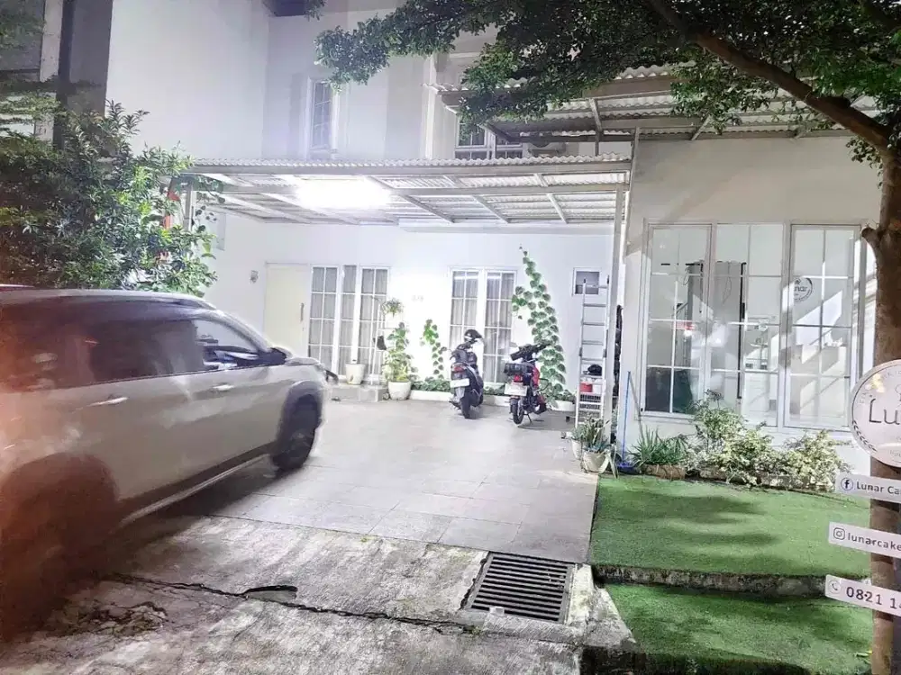 Rumah Rapi Hoek Murah Siap Huni Dua Lantai di The Address Cibubur dekat Citra Gran