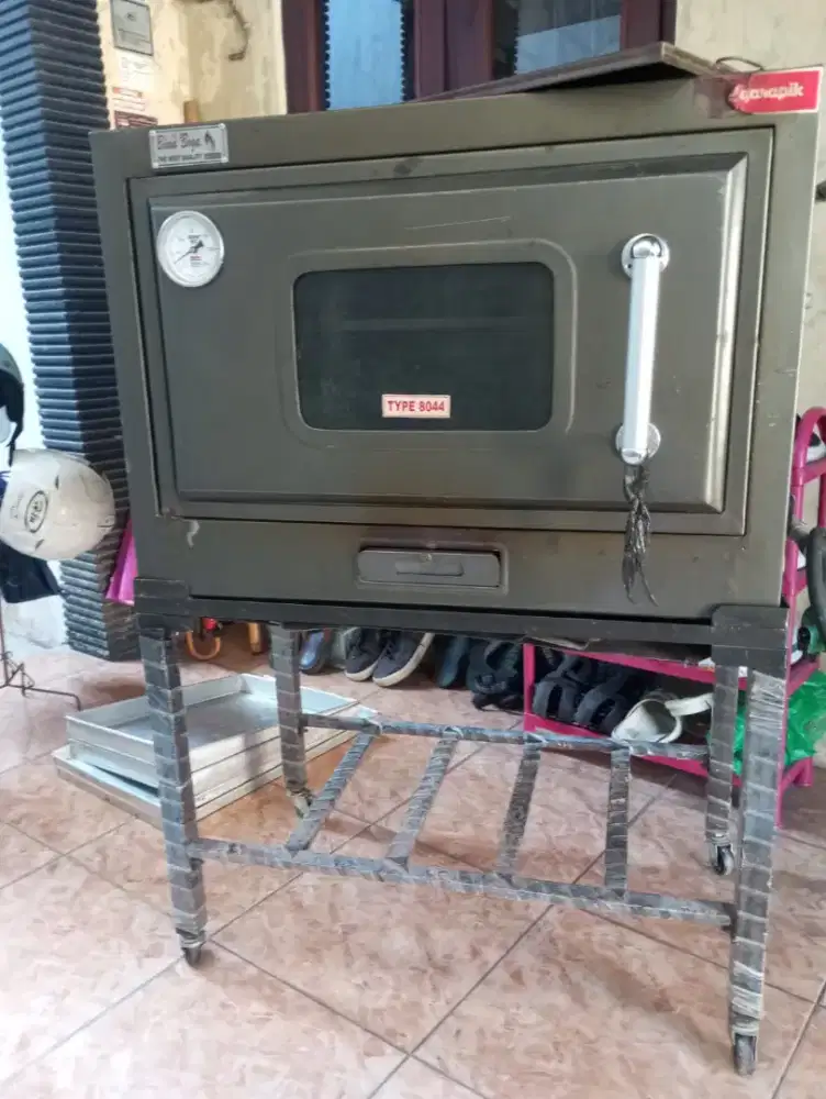 Dijual Oven Gas 2nd Berfungsi Normal dan Mulus