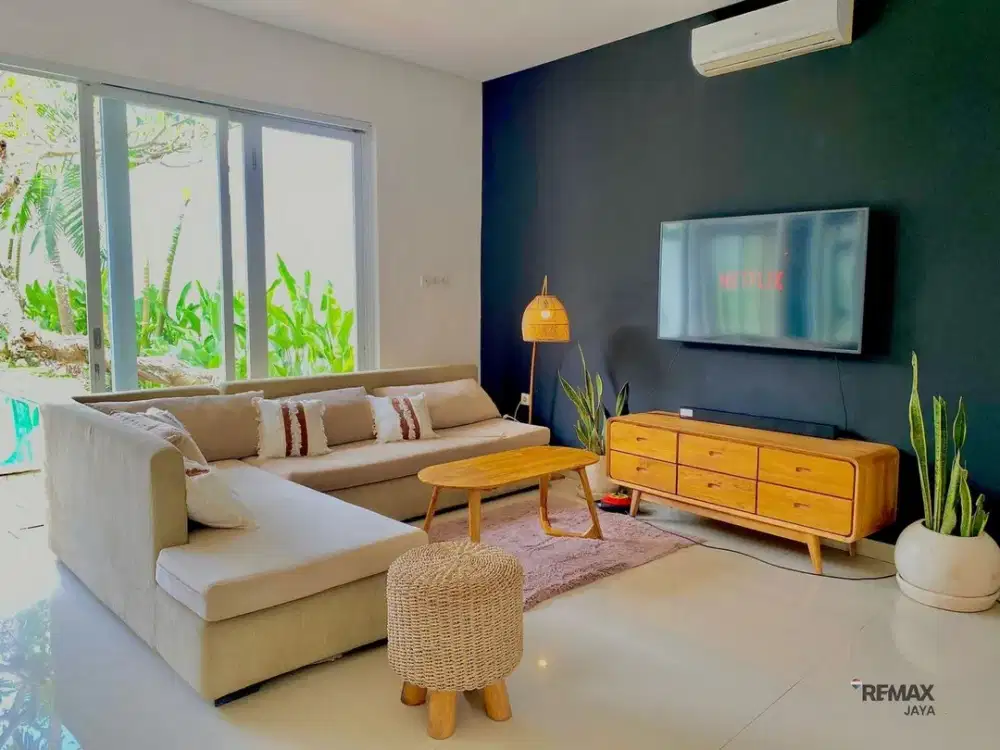 3 Bedroom Modern Tropical Villa For Rent, at Canggu