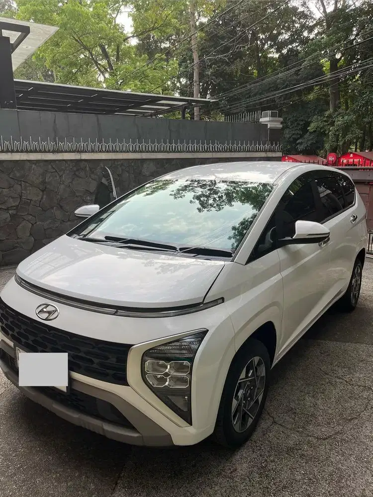 Hyundai Stargazer White Prime A/T.  KM 23Rb. masih ada Garansi