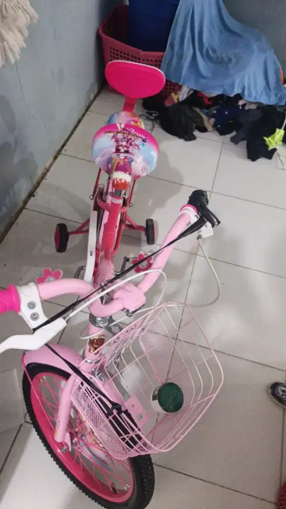 Dijual sepeda pink anak perempuan