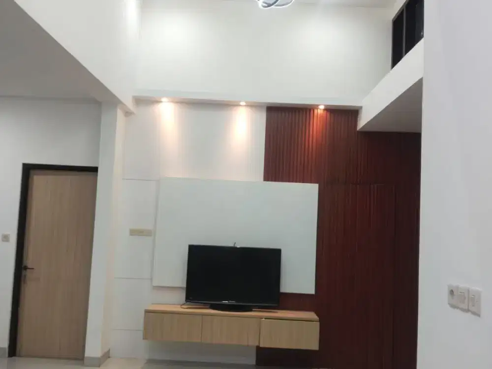 Dijual Rumah Bagus Semi Furnished Siap Huni Nyaman Terawat Lokasi di Kota Baru Parahyangan Tatar Banyak Sumba Bandung