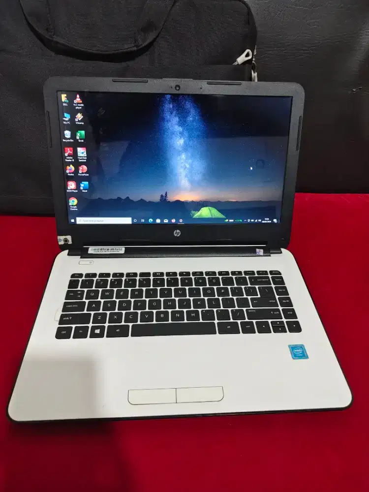 HP 14 • Intel N3050 • Ram 4 gb • Ssd 128 • 14 • Win 10 Pro •