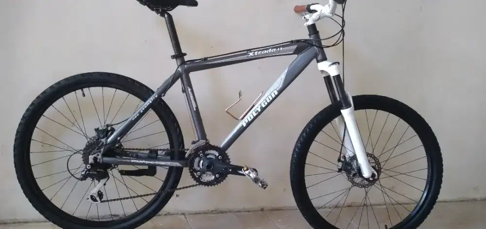 Dijual cepat murah sepada gunung polygon Xtrada 4.0 frame Aolly mulus