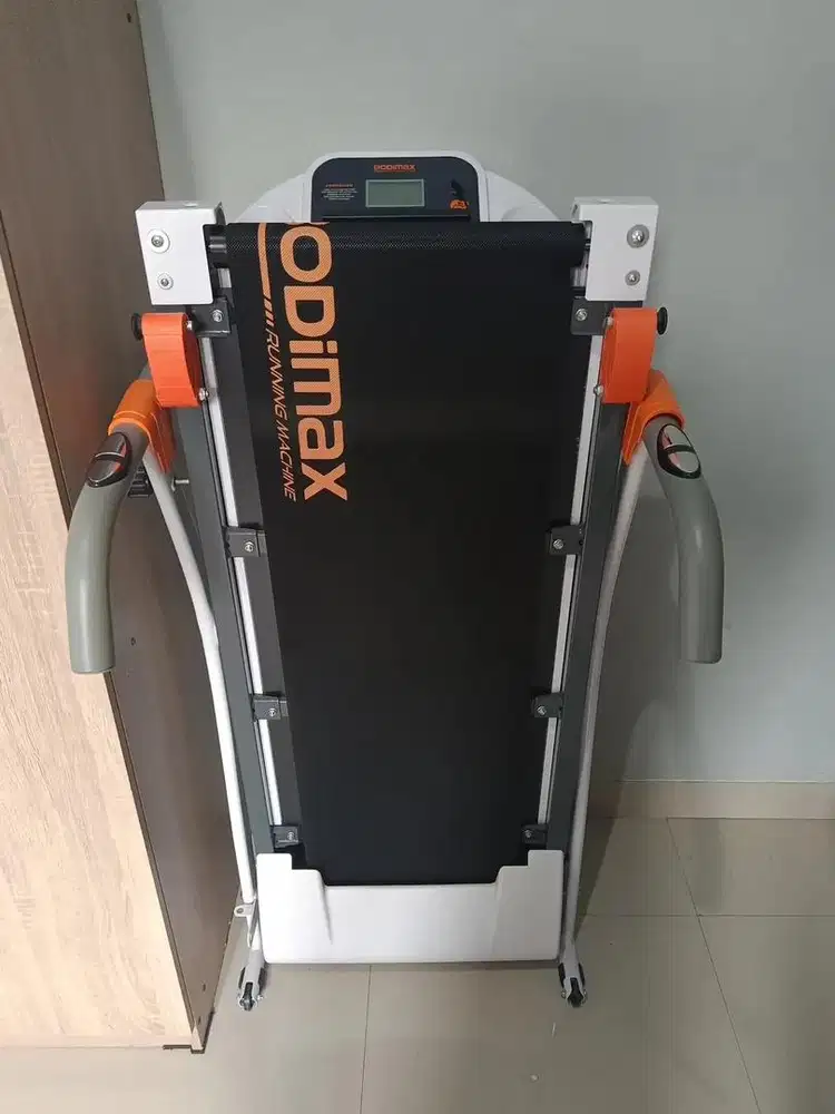 FOR SALE!! Bodimax jogging treadmill