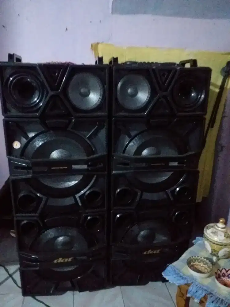 Speaker Aktif merk DAT dengan Subwoofer dan Bluetooth