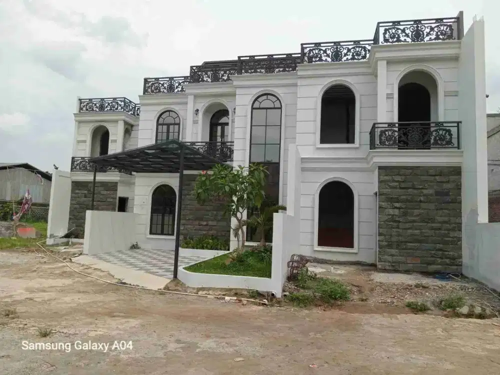 Dijual Rumah Classic Modern 2 Lantai + Rooftop di Cilangkap, Cipayung, Jakarta Timur