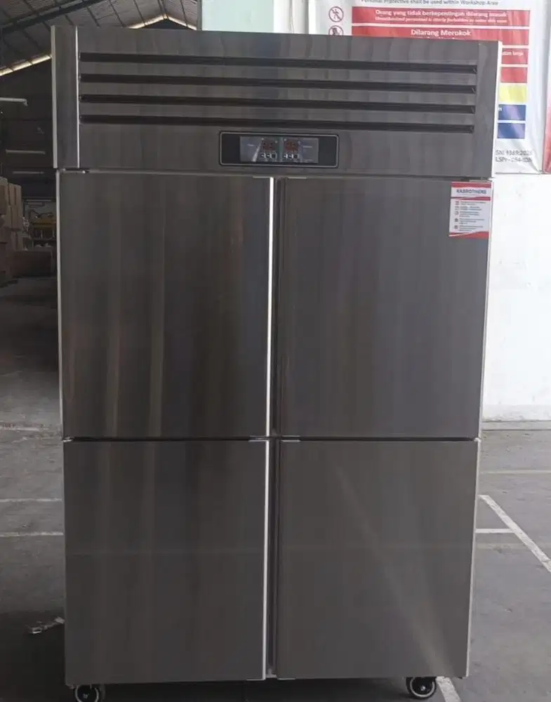Upright Chiller 4 Pintu