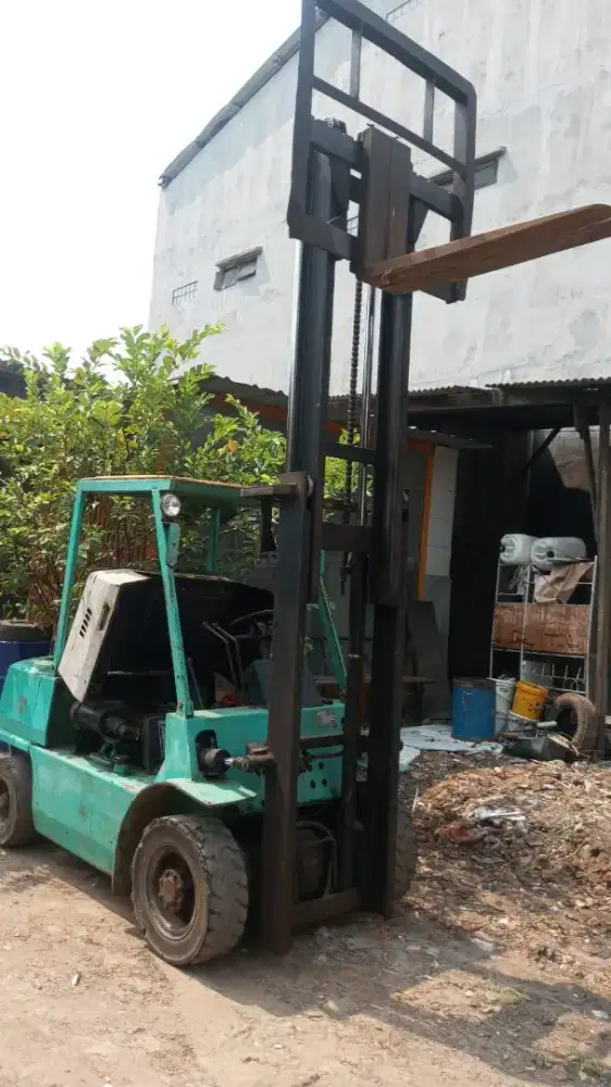 DIJUAL 1 UNIT FORKLIFT MERK MITSUBHISI TH 1997