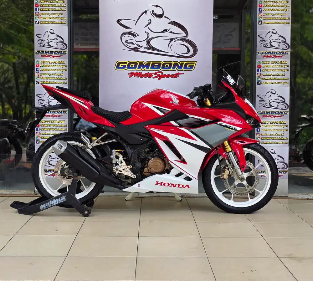 HONDA CBR 150R 2021. RED RACING