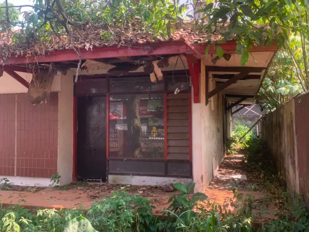 Dijual Cepat Rumah Tua Hitung Tanah Cocok Dibangun Rukost Lokasi Strategis di Depan Unpad Jatinangor