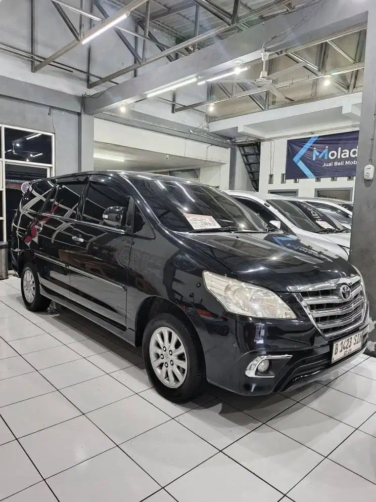 TOYOTA INNOVA V BENSIN MATIC 2014