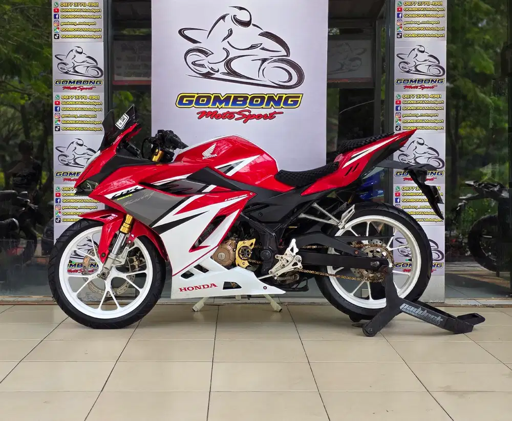 HONDA CBR 150R 2021. RED RACING