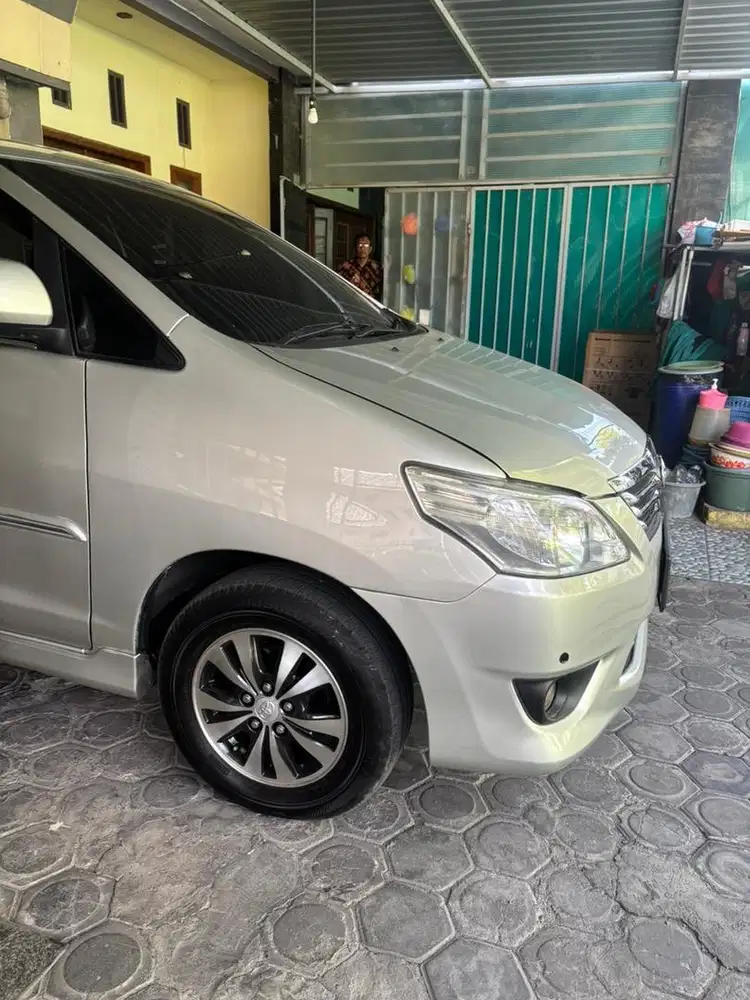 innova diesel 2.5 V manual 2012