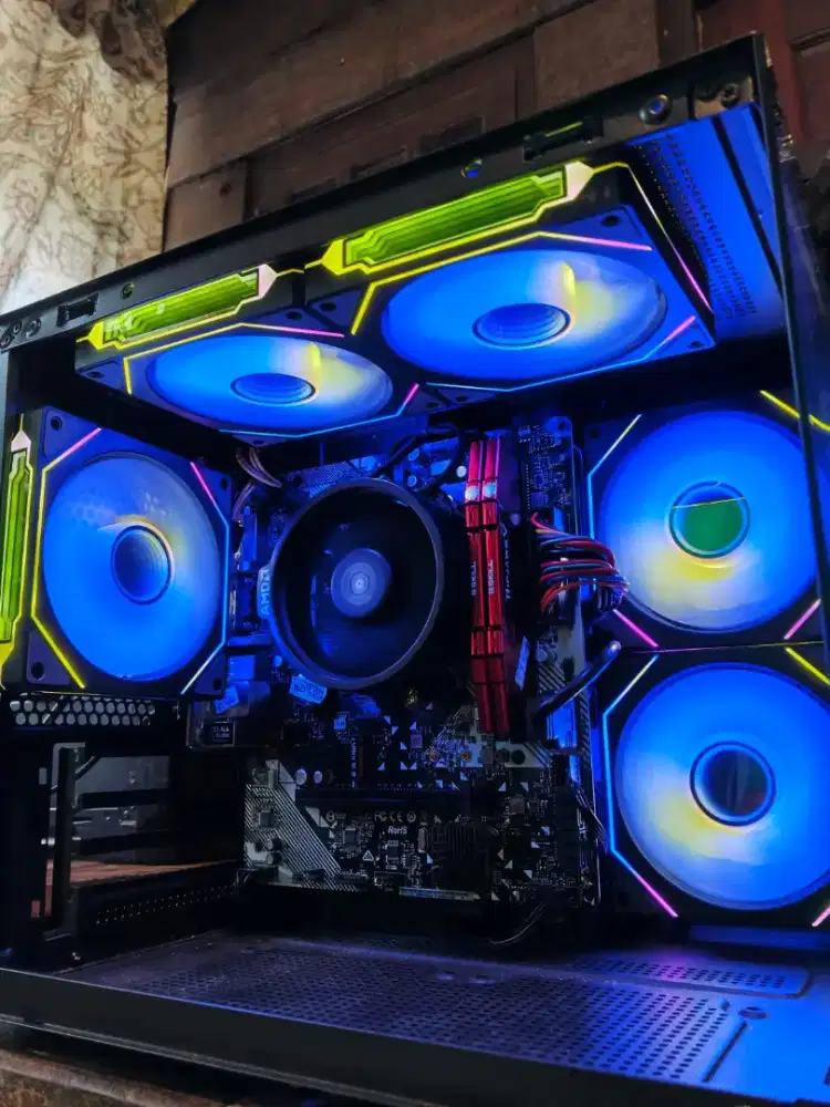 Pc gaming ryzen 3 2200G aja siap