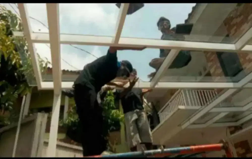 Renovasi rumah ganti atap baja ringan masang kenopo keramikdll