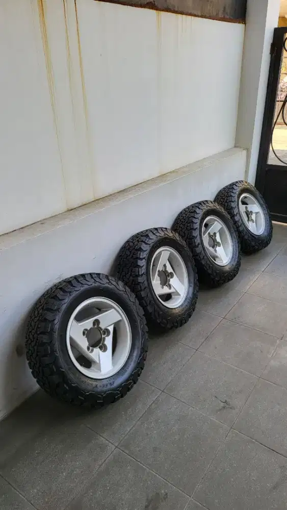5pcs Ban BFGoodrich BFG 4pcs Velg JDM OEM Jimny JB33