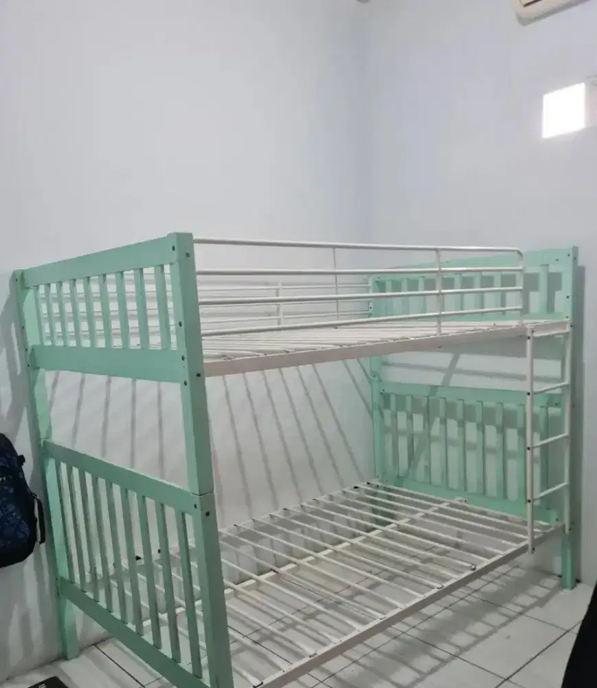 Ranjang susun Informa Sevile Bunk Bed