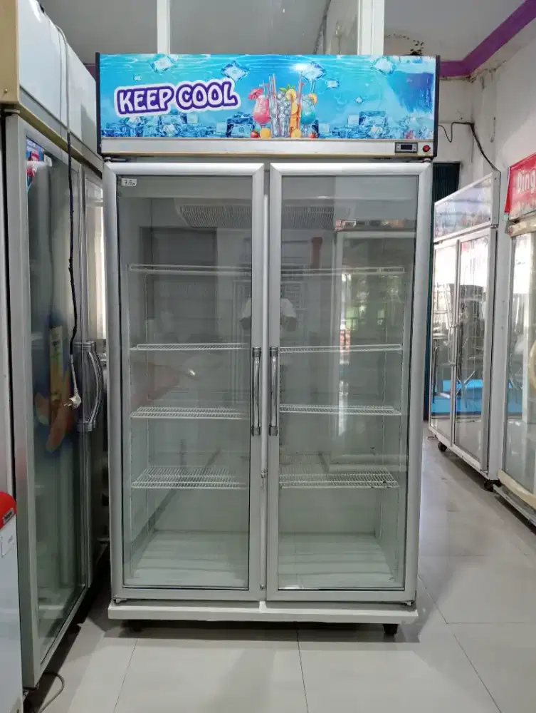 Promo - Showcase bekas 2 pintu merk GEA