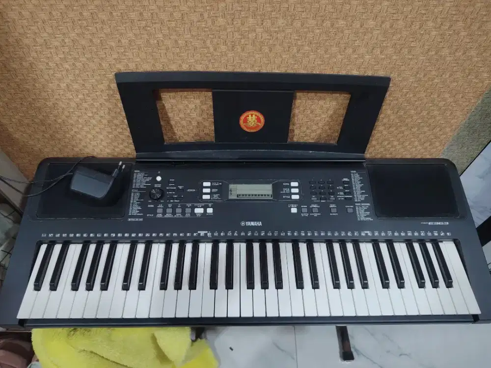 Yamaha PSR E 363 second like new
