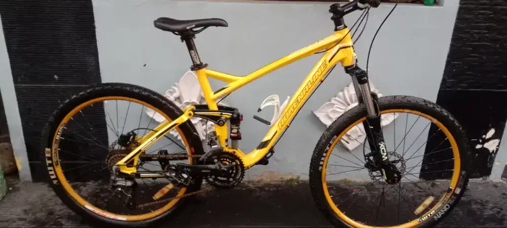 MTB Fullsus ADRENALINE TR1 masih bagus