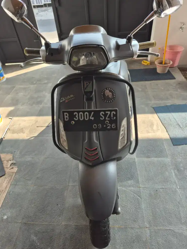 Vespa Sprint 155cc th 2016 warna abu2