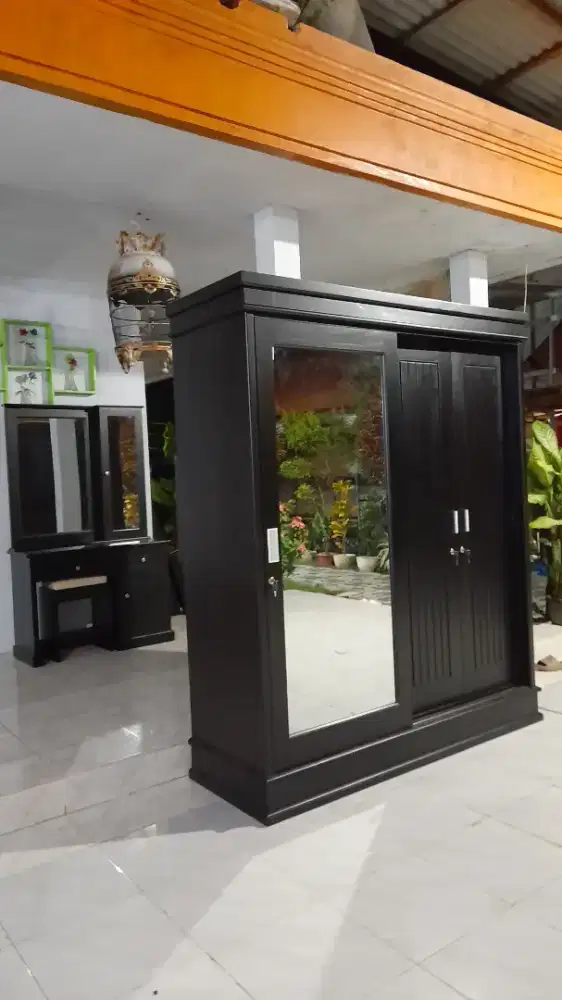 Lemari divan & meja rias