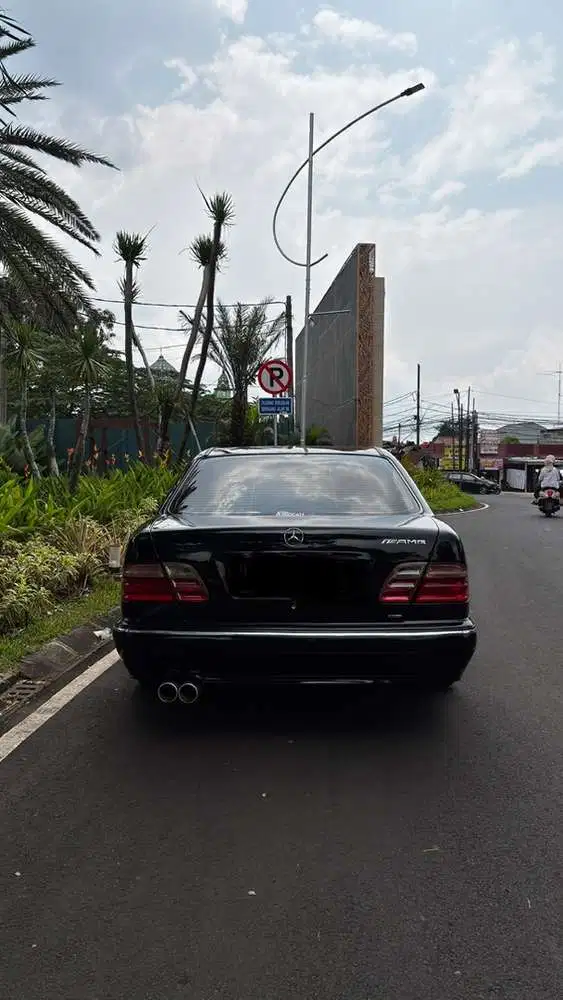 Mercedes-Benz E-Class 2000 Bensin