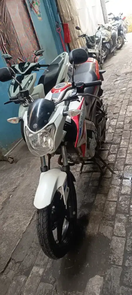 Di jual motor merk yamaha vixion