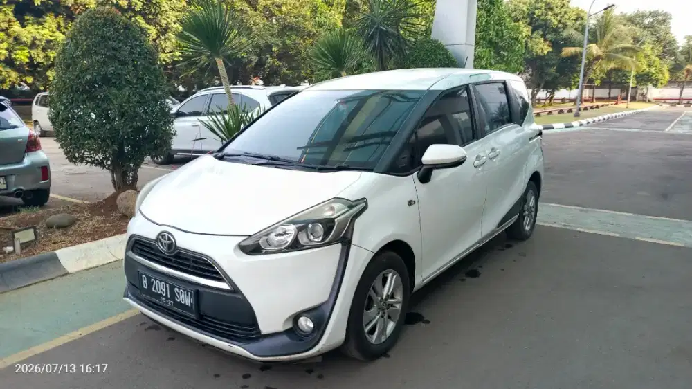 Sienta Putih Type G CVT 2017