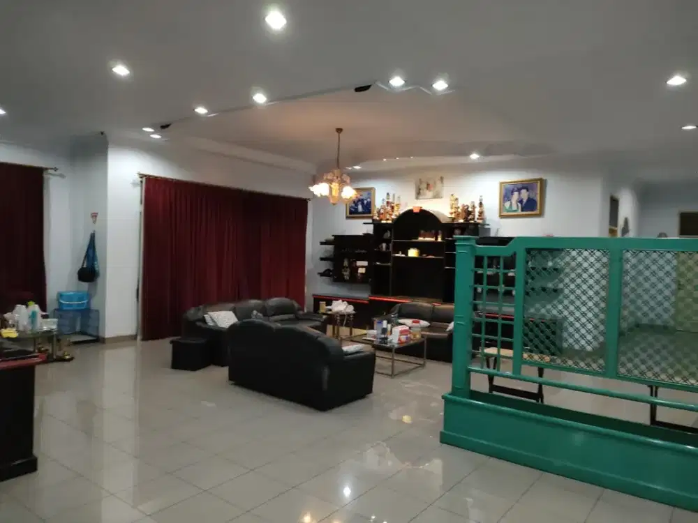 Dijual Ruang Usaha + Rumah 2 Lantai Nyaman Siap Pakai Lokasi Strategis di Cibaduyut Bandung