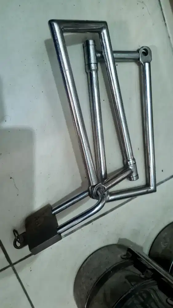 Jalu Gembok Motor Depan