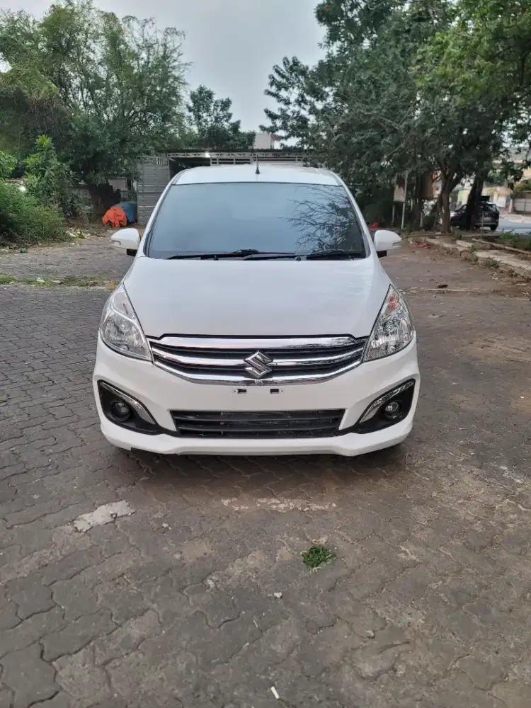 JUAL CEPAT ERTIGA GX MATIC TAHUN 2018 PUTIH