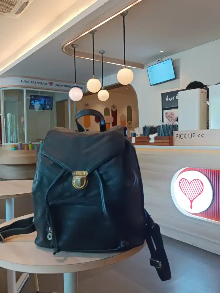 Tas Ransel Wanita Branded