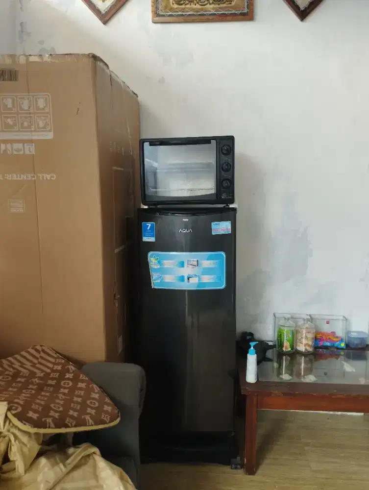 Kulkas 1 pintu merk Aqua