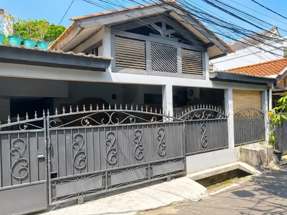 Dijual Rumah Kost 2 Lantai Strategis di Tebet Barat, Jakarta Selatan - 9 Kamar- SHM - Cocok Investasi
