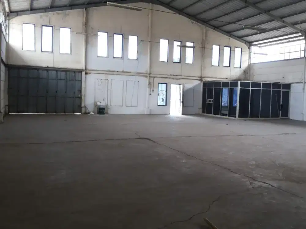 Dijual gudang 540m2 Jl. Cibolerang