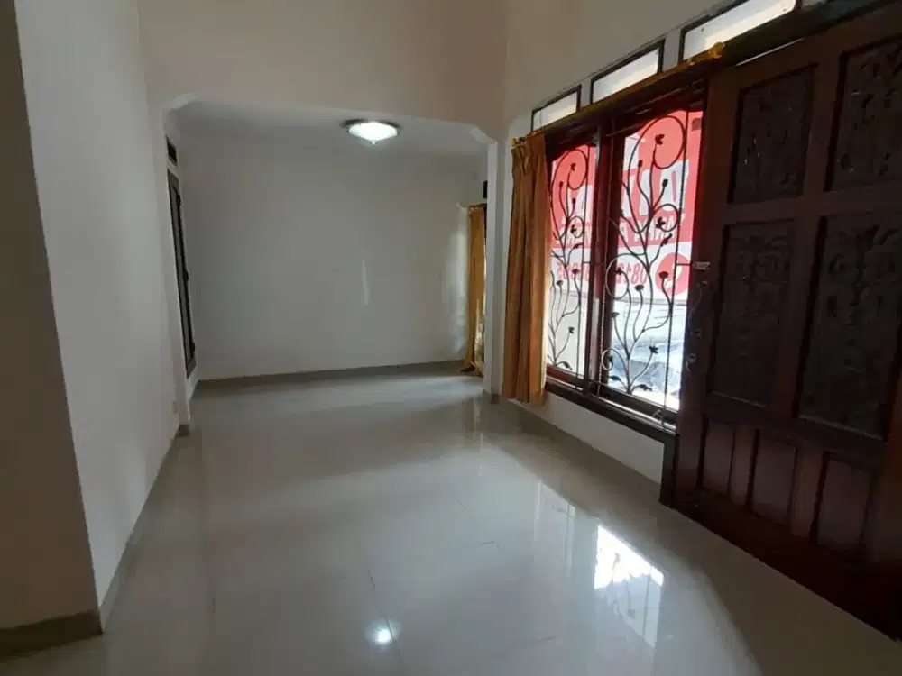 Jual Cepat Rumah Klasik di Pondok Indah Dekat PIM 2