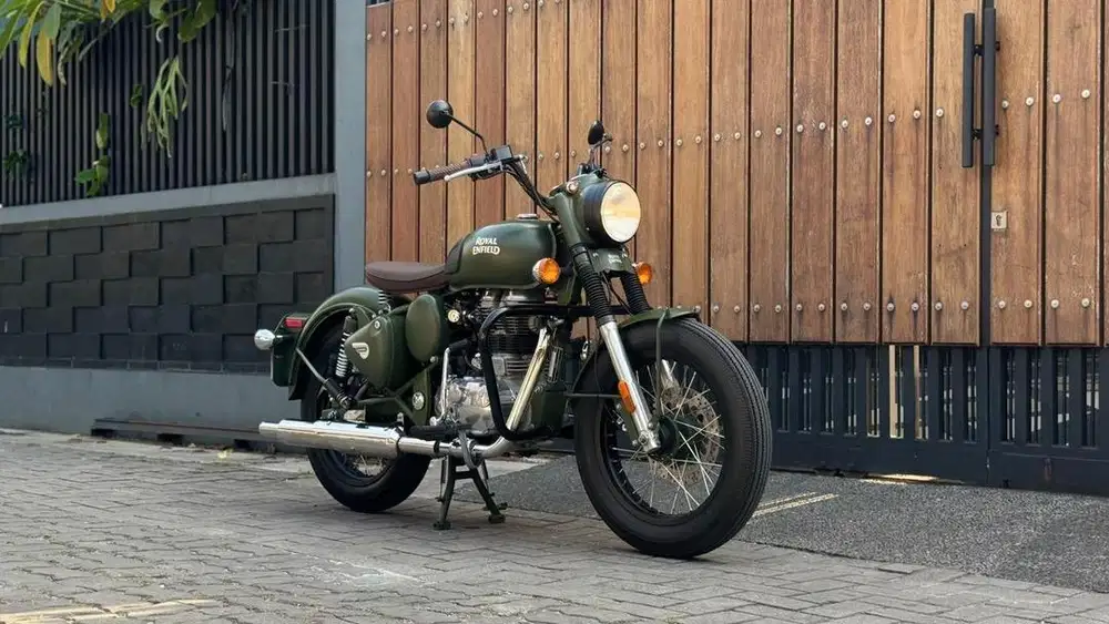 ROYAL ENFIELD CLASSIC 500 BATTLE GREEN ABS STREET VULCAN REBEL