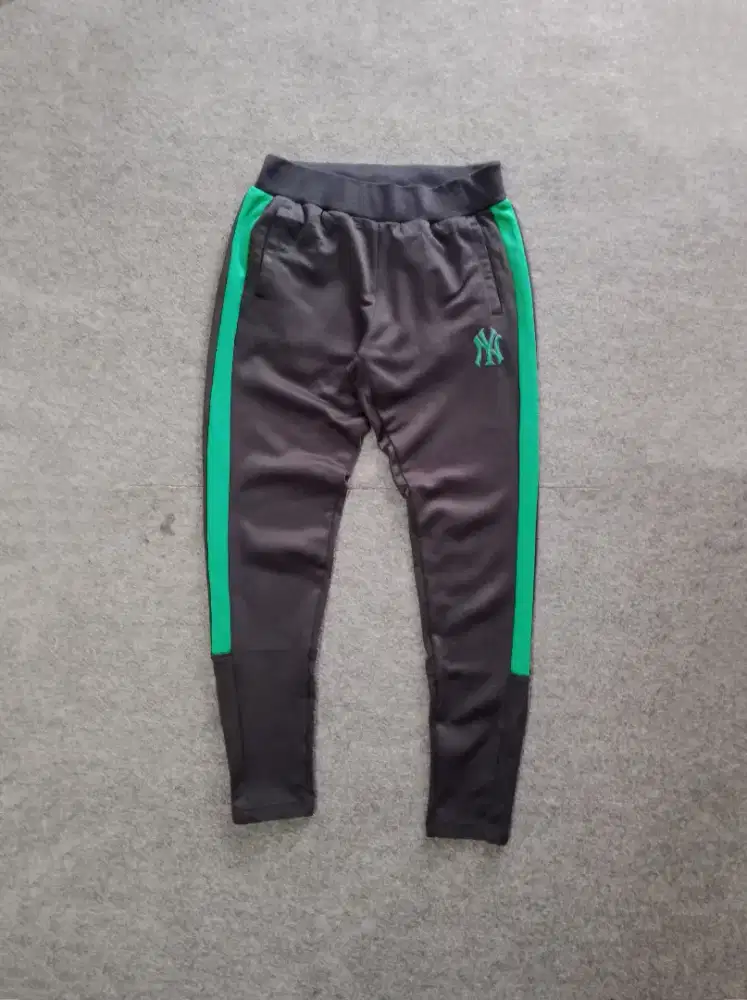MLB trackpants size 31-32